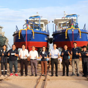 พิธีปล่อยเรือลงน้ำ รักษ์นที 01 รักษ์นที 02